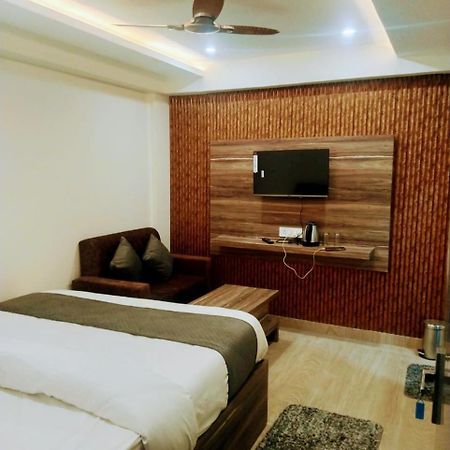 Hotel Abhinandan Ayodhya Экстерьер фото