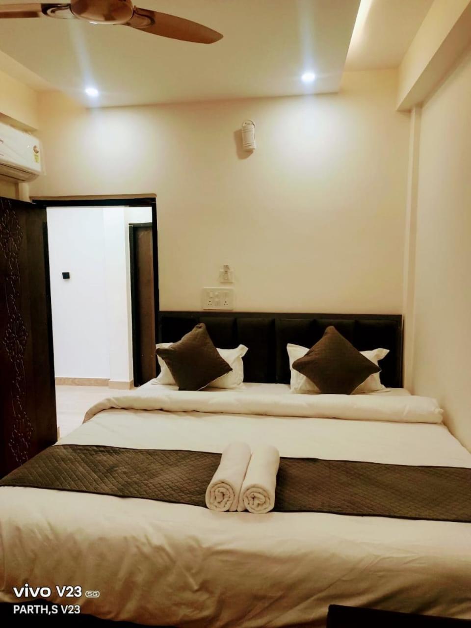 Hotel Abhinandan Ayodhya Экстерьер фото