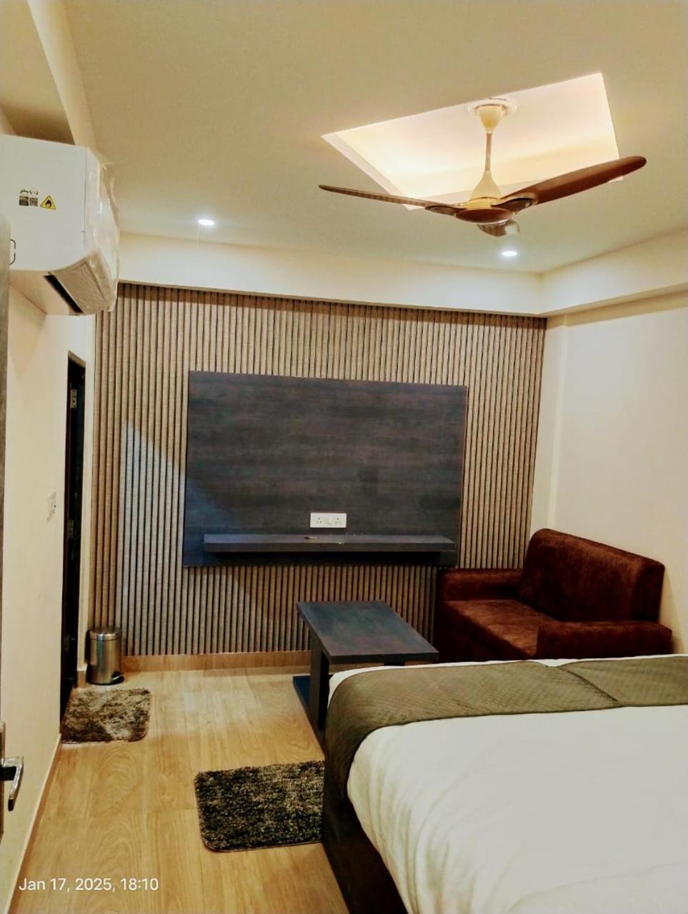 Hotel Abhinandan Ayodhya Экстерьер фото