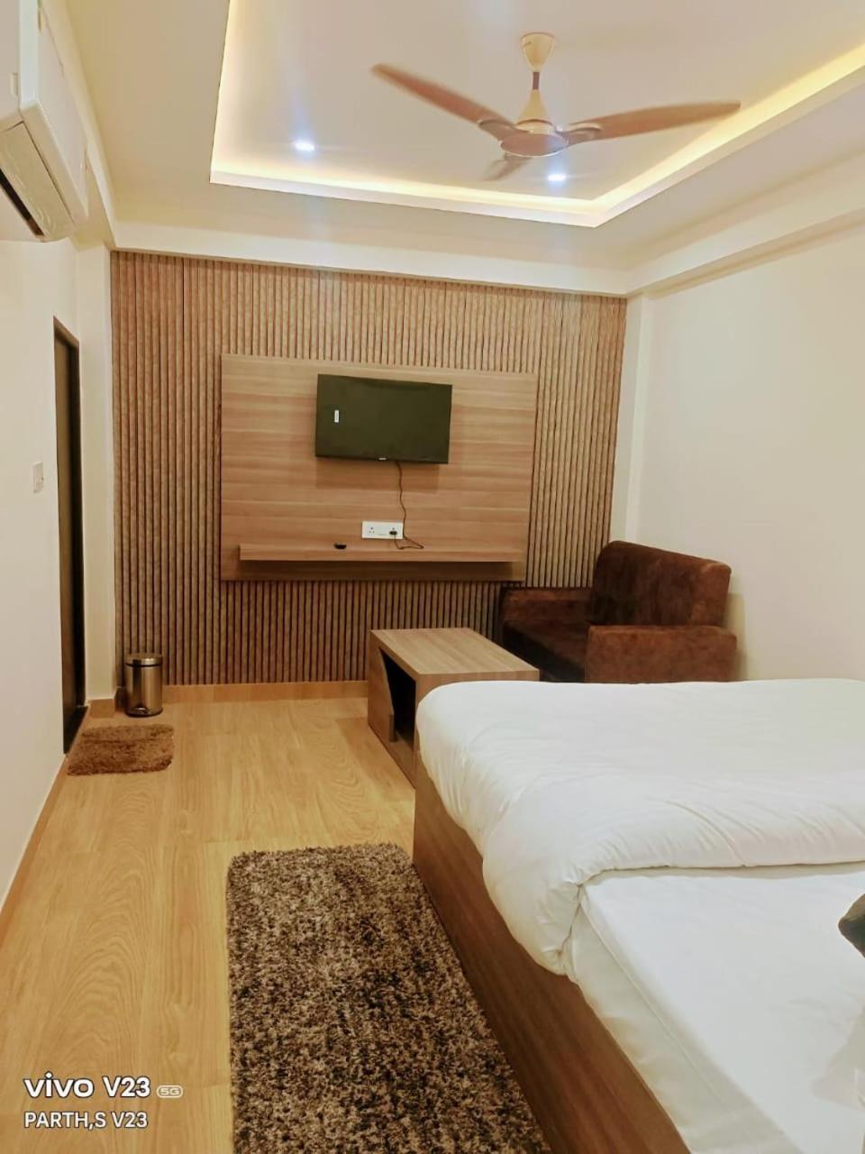 Hotel Abhinandan Ayodhya Экстерьер фото